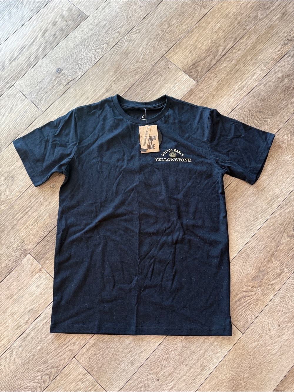 🆕 NWT! Yellowstone Dutton Ranch Black Graphic T-Shirt - size small